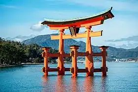 le sanctuaire shinto de Itsukushima-jinja