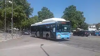 Iveco Bus Urbanway 10 GNV n°193 de Keolis Seine-et-Oise Est sur la ligne 2 aux Mureaux.