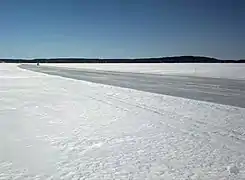 Sentier sur le lac Kyrösjärvi