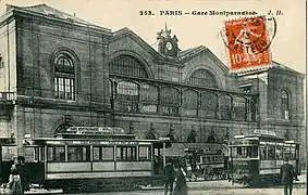 La gare Montparnasse, avec 2 motrices série 300.
