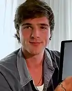 Jacob Elordi interprète Nate.