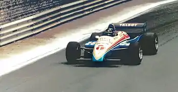 Jacques Laffite en démonstration sur sa Talbot-Ligier JS19 en 1982 à Pau.