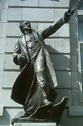 Jacques Marquette, statue sur la façade de l'hôtel du Parlement, Québec.