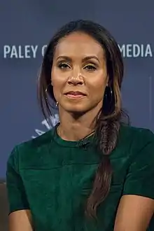 Jada Pinkett Smith interprète Fish Mooney.