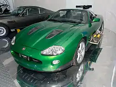 Jaguar XKR Meurs un autre jour (2002)