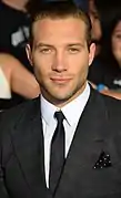 Jai Courtney est Eric