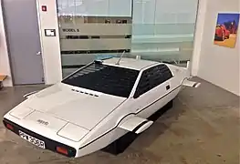 Lotus Esprit S1 de L'Espion qui m'aimait (1977)