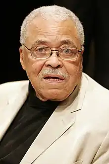 James Earl Jones, il joue dans Star Wars et Conan le Barbare, en 1971 il reçoit l'Golden Globe de la révélation masculine de l'année pour L'Insurgé.