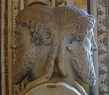 Un buste du dieu romain Janus, dieu bifrons. Ses deux visages sont opposés l'un à l'autre