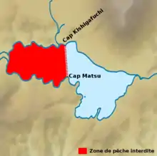 Carte couleur montrant une zone colorée en rouge (partie gauche) marquant la zone d'un lac interdite à la pêche.