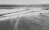 2 patrouilleurs japonais débarquant sur l'île de Wake en décembre 1941.