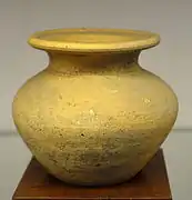 Vase à eau (?), terre cuite tournée, XIe – XIIIe siècle. Musée d'Histoire du Viêt Nam