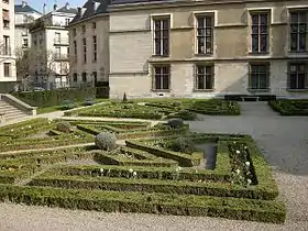 Image illustrative de l’article Jardin de l'Hôtel-de-Sens