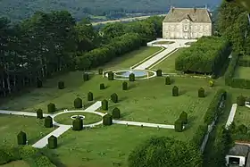 Jardin du château de Vaire-le-Grand vue aérienne