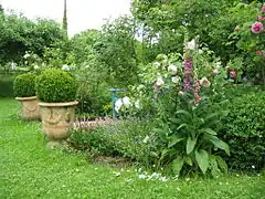 Jardin à la Faulx (Bourgogne-Franche-Comté).