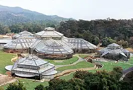 Serres verre du jardin botanique de Guangzhou en Chine, 2006.