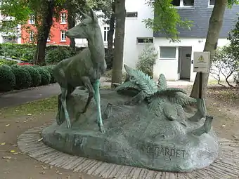 Le « Faon orphelin », état de la statue en 2014, avant sa restauration.