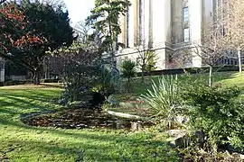 Les jardins, côté ouest.