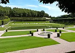 Les parterres à la française du jardin d'eau (milieu du XVIIIe siècle).