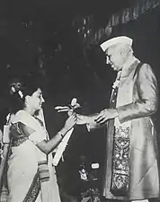 Jawaharlal Nehru, acharya en 1956