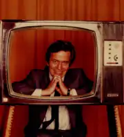 Jean-Denis Bredin souriant dans un poste de télévision