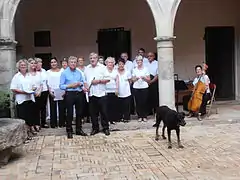 Jean Clotaire Bonnet et la chorale de Vins.