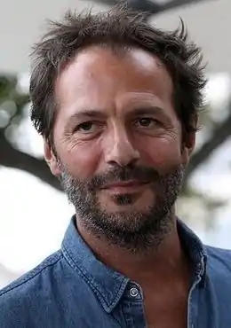 Jean-Charles Chagachbanian joue le rôle de Franck Ruiz.