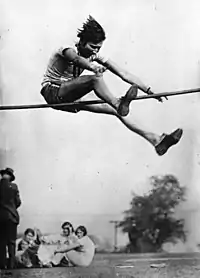 La championne de saut en hauteur américaine Jean Shiley aux Jeux olympiques de 1932.