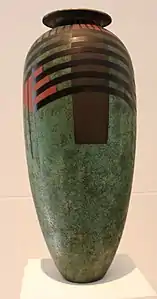 Vase ovoïde (1935), musée d'Art moderne de Paris.