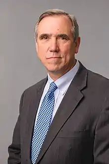 Jeff Merkley (D), sénateur depuis 2009.