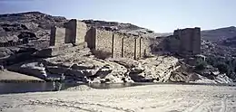Ruines du grand barrage de Marib en 1988, Royaume de Saba, à partir de -750 -700, Yemen. Il s'est étendu jusqu'à 600 m de longueur et 7 m de hauteur.