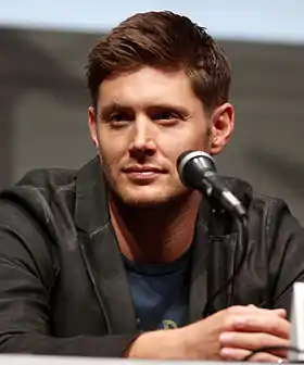 Jensen Ackles interprète Dean Winchester.
