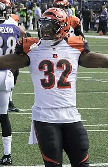 Description de l'image Jeremy Hill (American football).jpg.