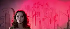 Suspiria (1977) est l'un des derniers films à utiliser le technicolor. Il est remarquable pour ses couleurs vives, obtenues grâce à l'utilisation de projecteurs de 10 000 watts.