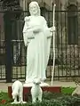 Statue de Jésus en Bon-Pasteur, devant la cathédrale
