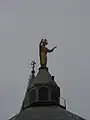 La statue de Jésus au sommet de la coupole