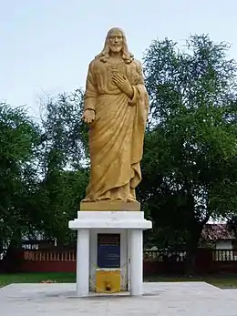 Statue de Jésus. L'île est à majorité catholique (Maumere).