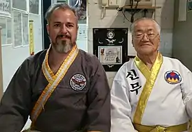 Dojunim Ji Han-Jae et GM Nicolas Tacchi, responsable du Sin Moo Hapkido pour la France et les pays francophones