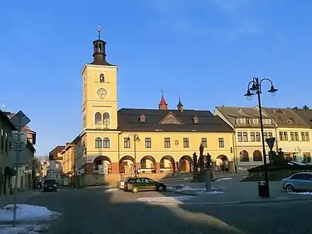 Place Masaryk : hôtel de ville.