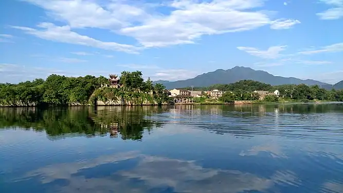 La rivière Qingyi  à Taohuatan dans la province de Anhui