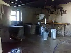 Fromage en cours d'élaboration dans une fromagerie à Jiri, Népal.