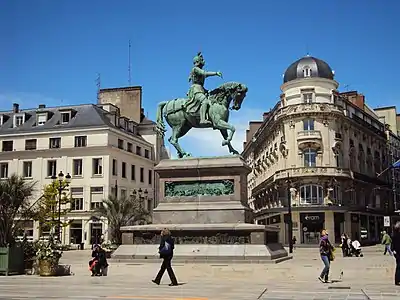 Monument à Jeanne d'Arc (1855), Orléans, place du Martroi.