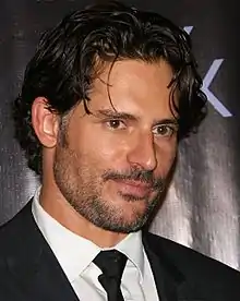 Joe Manganiello interprète Brad.