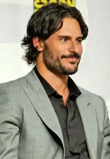 Joe Manganiello interprète Brad.