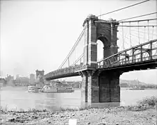 John A. Roebling Suspension Bridge (en), précurseur du Pont de Brooklyn