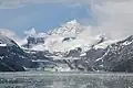 John Hopkins Glacier, avec le Mont Orville au fond.
