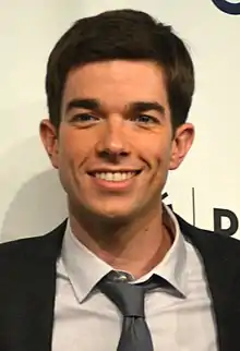 Description de l'image John Mulaney - September 2014 (cropped).jpg.