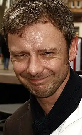 John Simm (Cal McCaffrey).