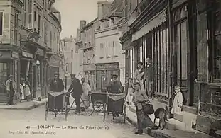 Charrettes-vélocipèdes à Joigny.