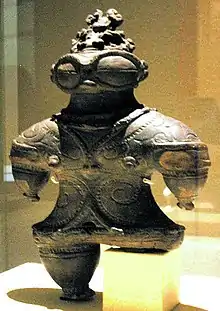 Statuette en poterie Jōmon, 1000-400 av. J.-C.